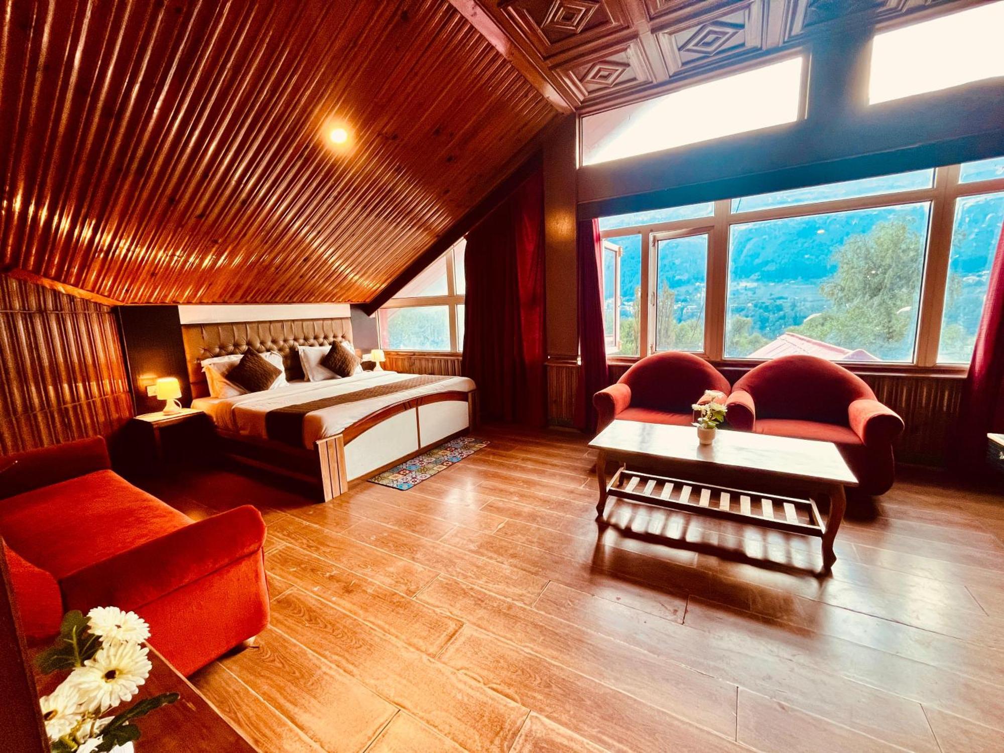 The Manali Town # Top Rated And Most Awarded Property In Manali # Parking # Restaurant - Manali (Himachal Pradesh) — Photos 3
